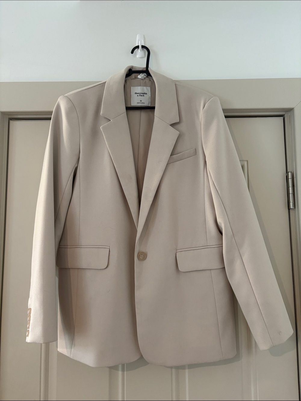 Abercrombie & Fitch Women’s Cream Single-Button Blazer